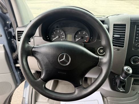 Used 2018 Mercedes-Benz Sprinter 2500 image 14