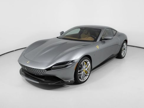 Used 2024 Ferrari Roma RWD image 21