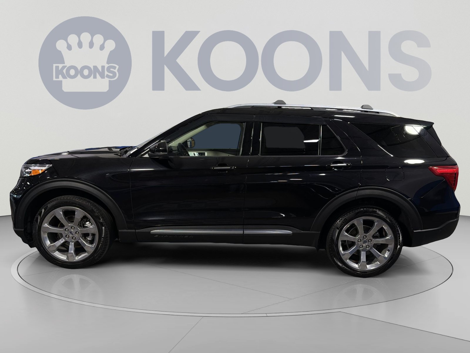 Used 2020 Ford Explorer Platinum w/ Premium Technology Package AWD/4WD image 2