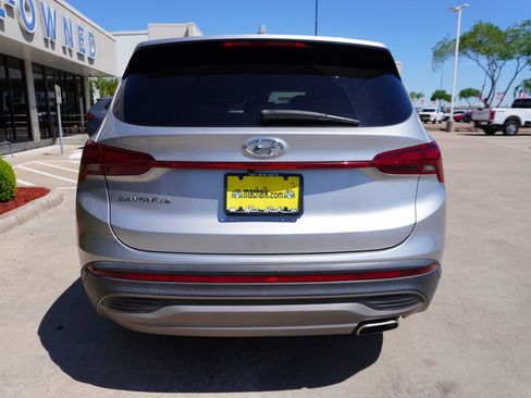 Used 2022 Hyundai Santa Fe SE w/ Cargo Package image 5