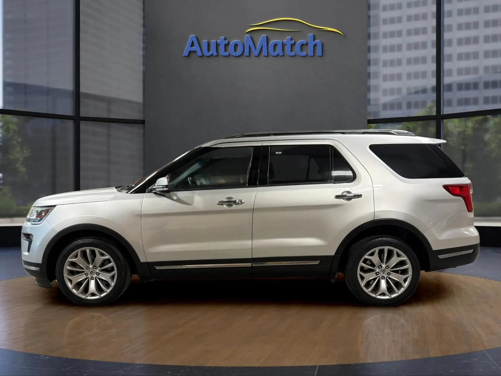 Used 2019 Ford Explorer Limited w/ Class III Trailer Tow Package FWD image 7