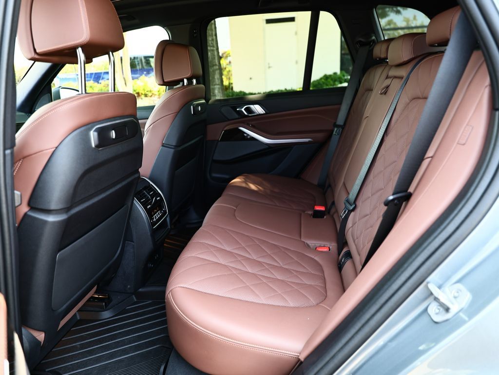 Used 2024 BMW X5 sDrive40i RWD image 25