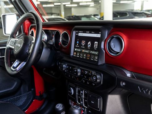 Used 2022 Jeep Wrangler Unlimited Rubicon w/ LED Lighting Group AWD/4WD image 33