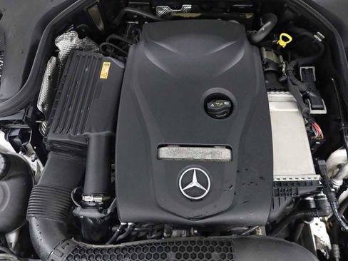 Used 2017 Mercedes-Benz E 300 4MATIC image 39