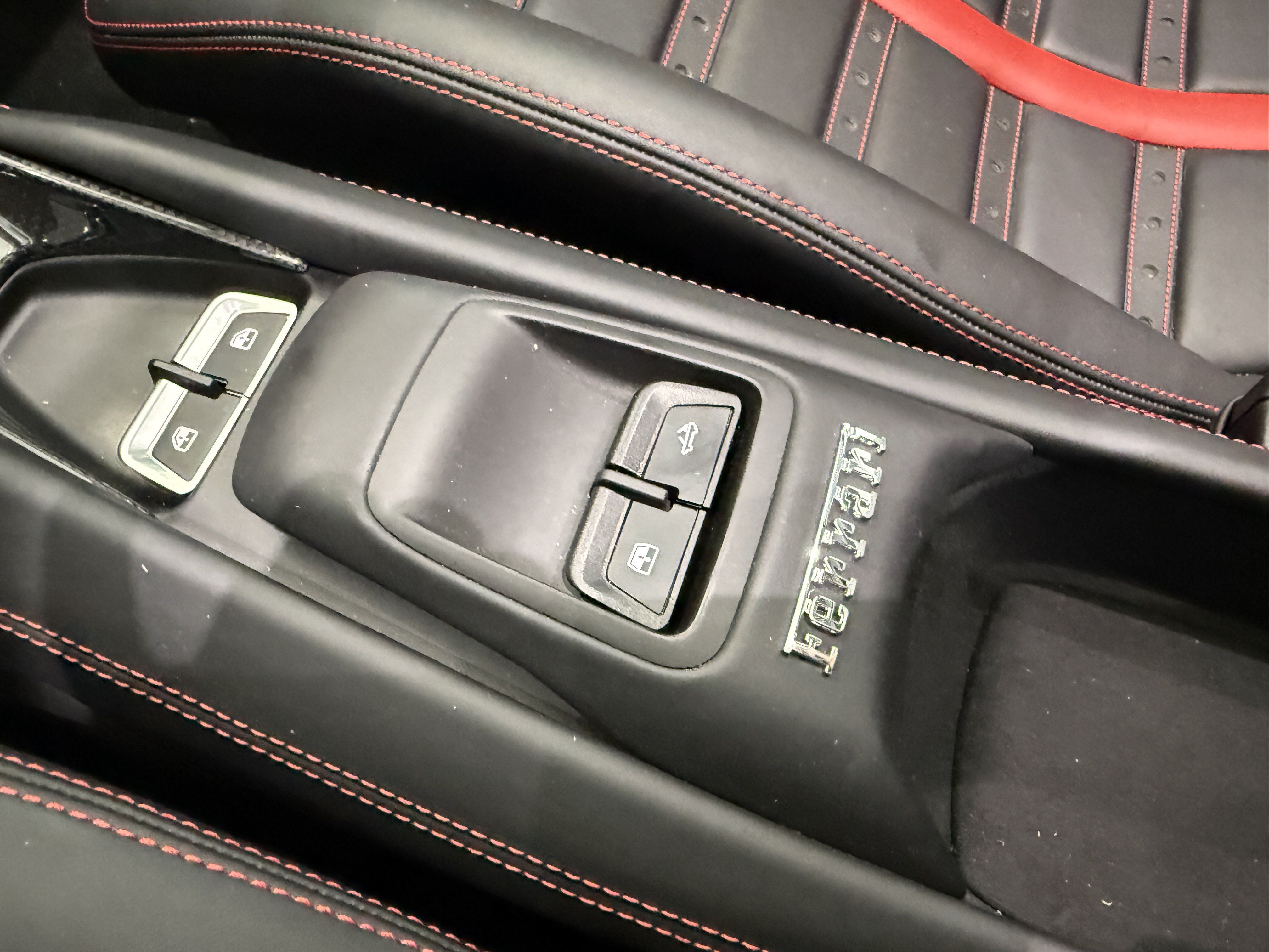 Used 2021 Ferrari F8 Tributo RWD image 25