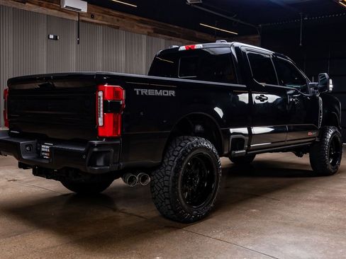Used 2026 Ford F350 Platinum w/ Tremor Off-Road Package AWD/4WD image 10