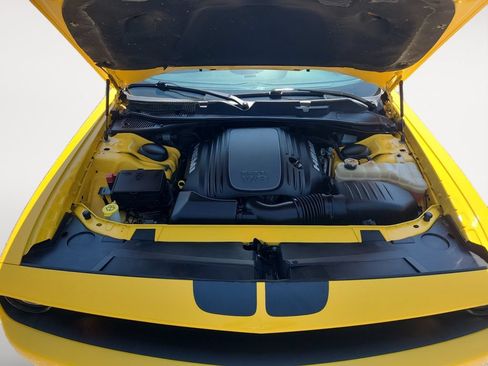 Used 2017 Dodge Challenger R/T w/ Blacktop Package RWD image 18