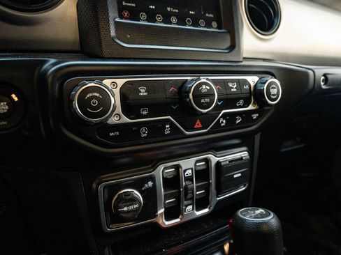 Used 2020 Jeep Wrangler Unlimited Sport S AWD/4WD image 29