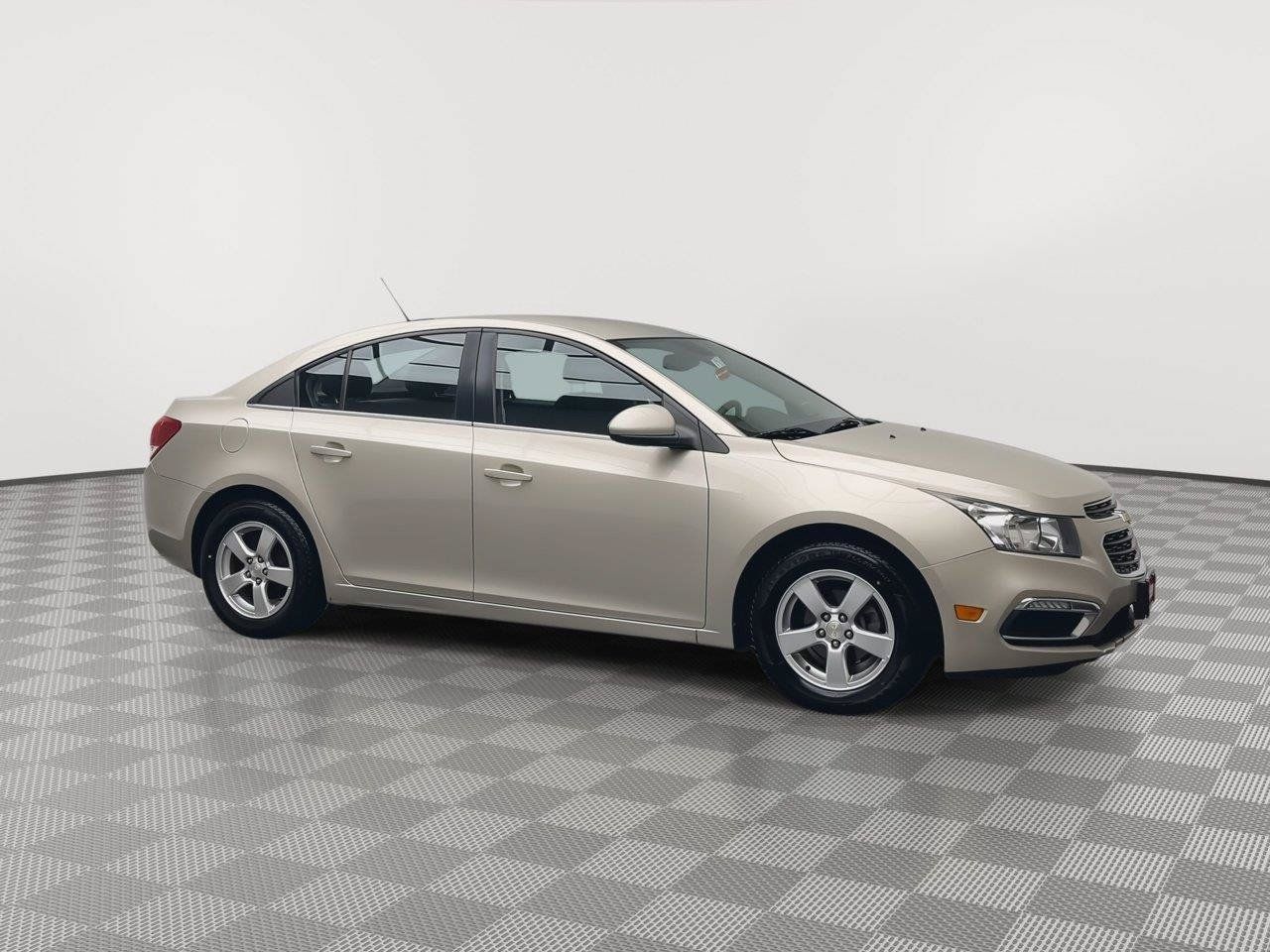 Used 2016 Chevrolet Cruze LT w/ Technology Package FWD image 33