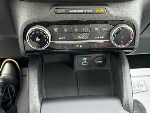 Used 2022 Ford Escape SE w/ Cold Weather Package image 13