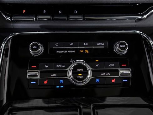 Used 2021 Lincoln Navigator Reserve AWD/4WD image 35