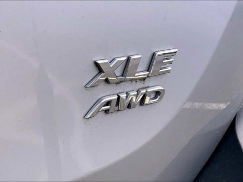Used 2013 Toyota RAV4 XLE AWD/4WD image 10