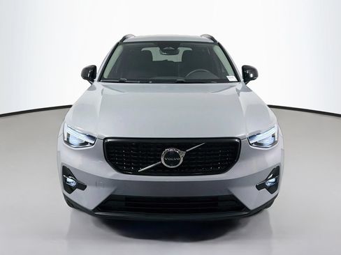 Certified 2024 Volvo XC40 B5 Plus AWD/4WD image 2