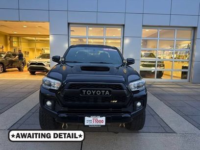 Used 2017 Toyota Tacoma TRD Sport w/ Tow Package (A/T)