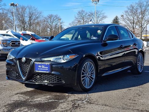 Used 2017 Alfa Romeo Giulia Ti w/ TI Lusso Light Wood Package image 3