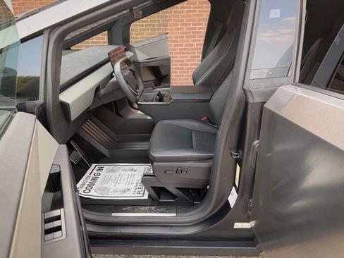 Used 2024 Tesla Cybertruck Cyberbeast AWD/4WD image 19