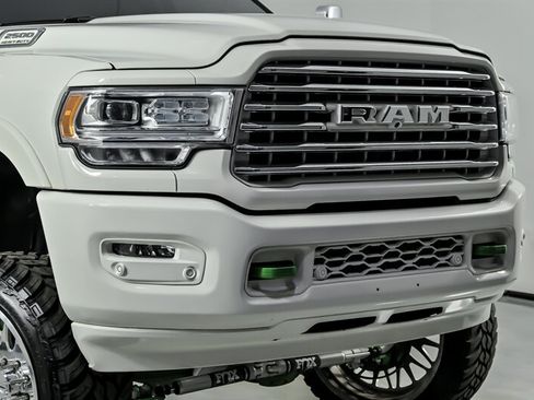 Used 2020 RAM 2500 Limited AWD/4WD image 2