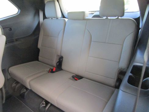 New 2026 GMC Acadia Elevation image 16