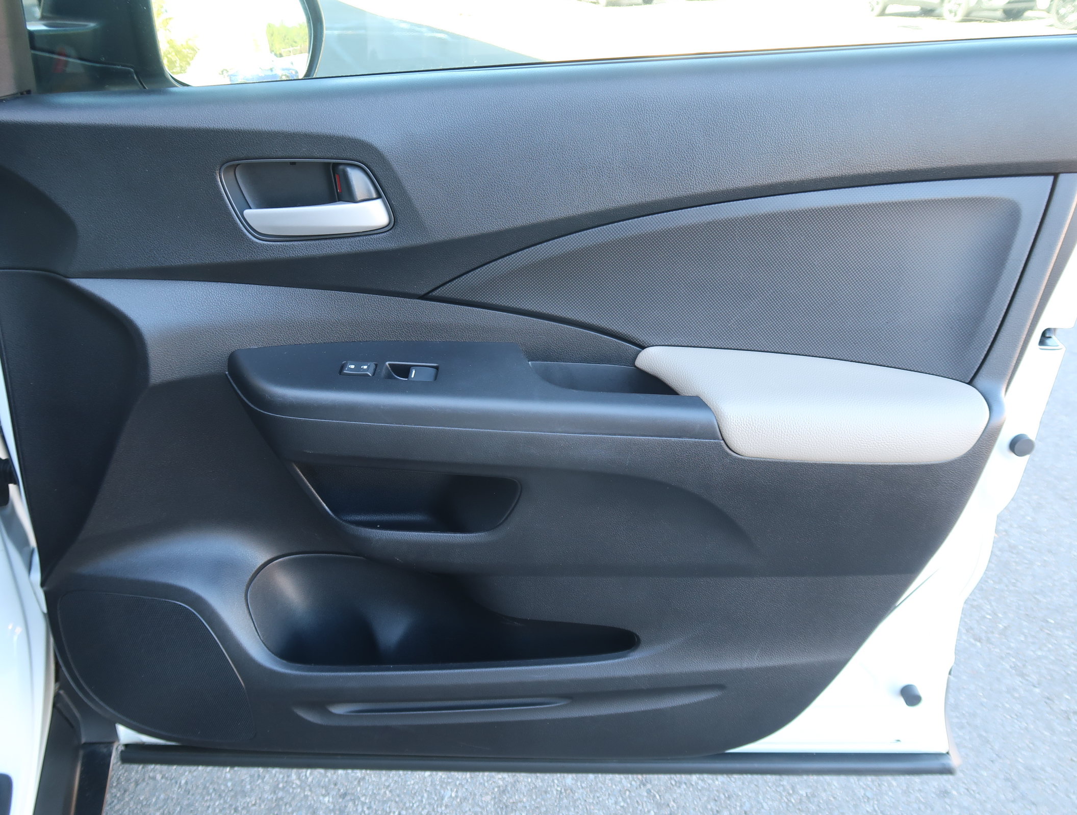 Used 2015 Honda CR-V LX image 41