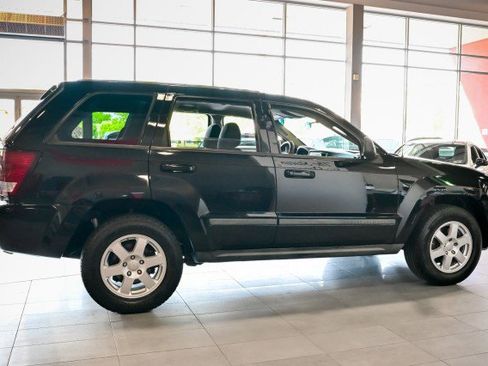 Used 2008 Jeep Grand Cherokee Laredo AWD/4WD image 4