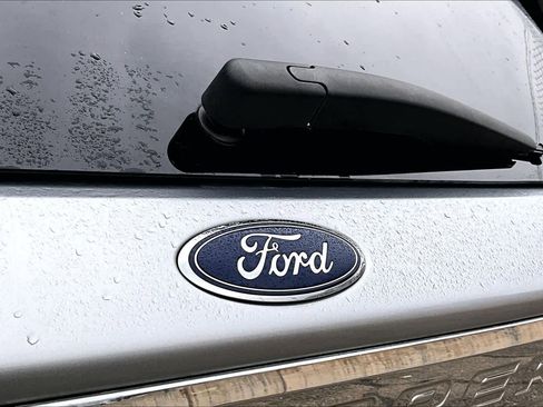 Used 2020 Ford Explorer XLT w/ Equipment Group 202A image 30