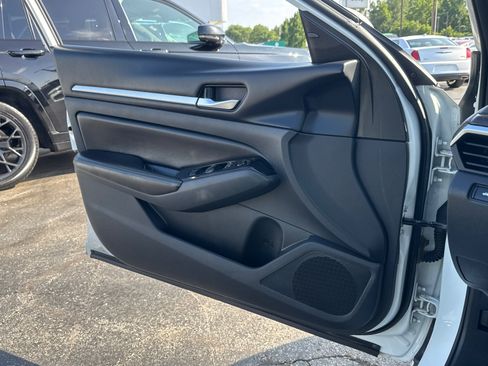 Used 2023 Nissan Altima 2.5 SV FWD image 16