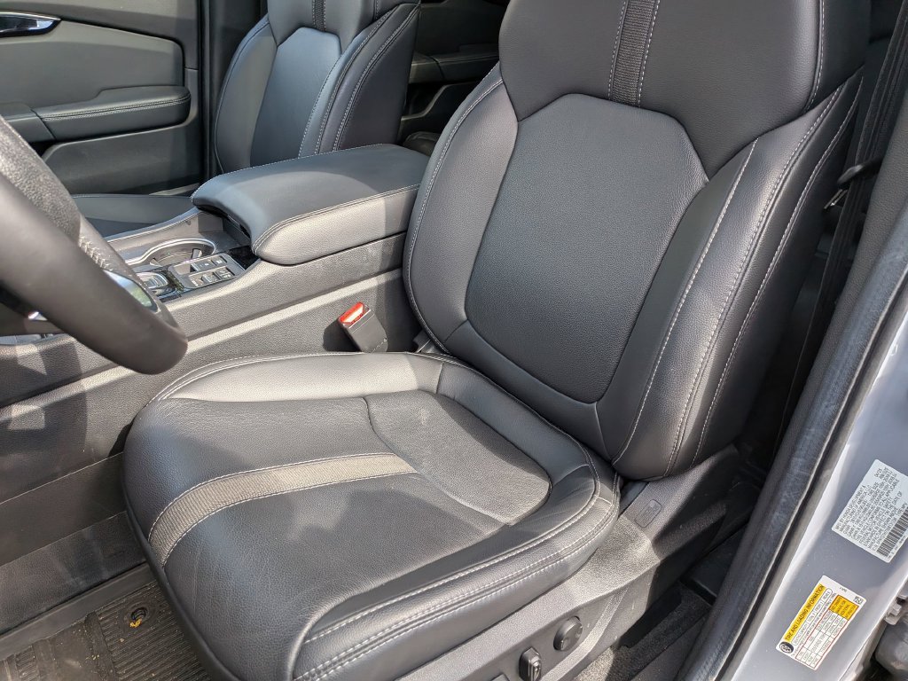 Used 2025 Honda Pilot Touring image 12