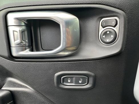 Used 2021 Jeep Wrangler Unlimited Sport AWD/4WD image 11
