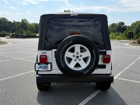 Used 2006 Jeep Wrangler Unlimited Rubicon AWD/4WD image 4