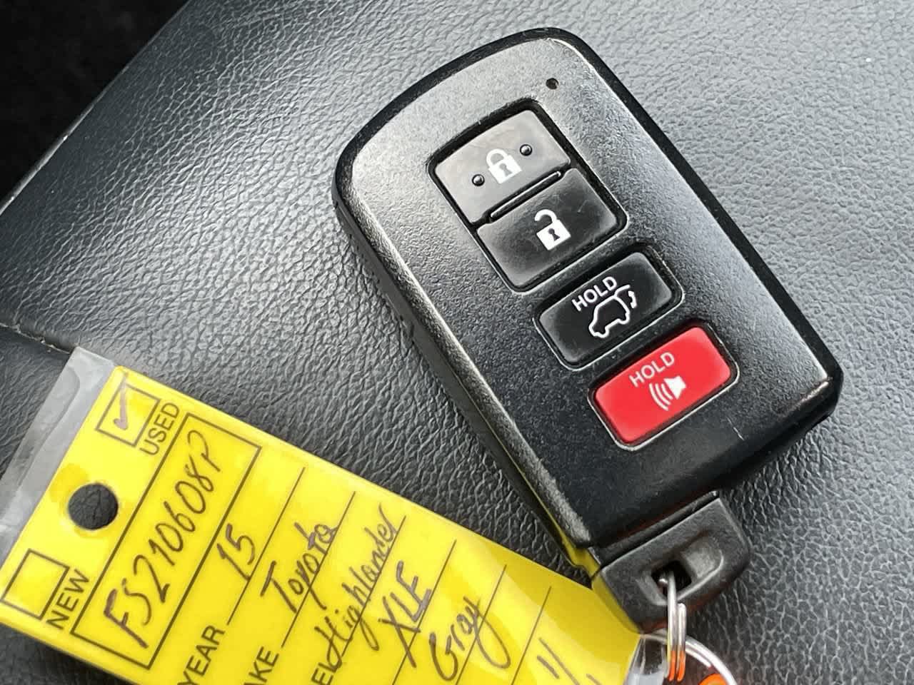 Used 2015 Toyota Highlander XLE AWD/4WD image 31