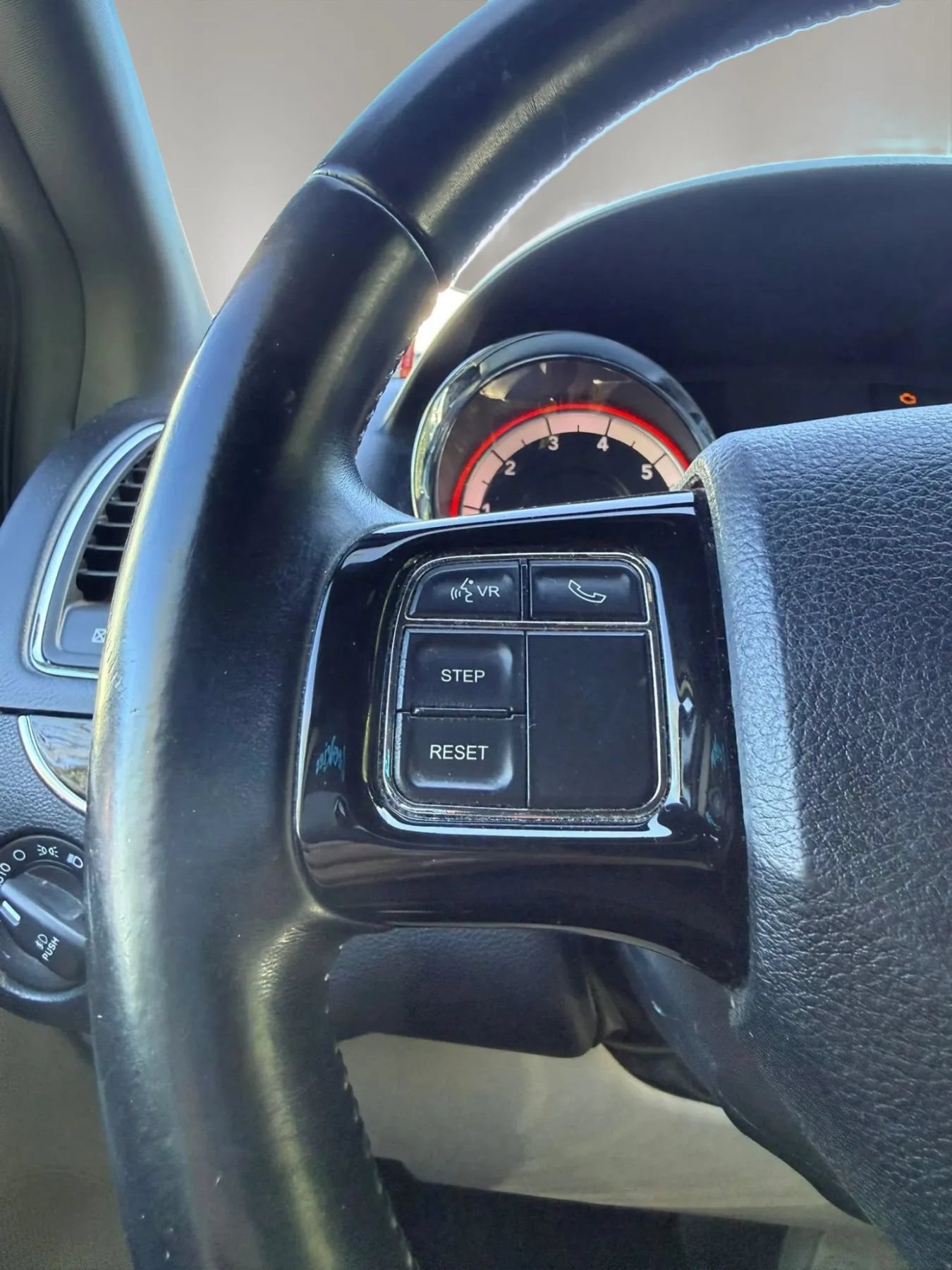 Used 2017 Dodge Grand Caravan SXT FWD image 13