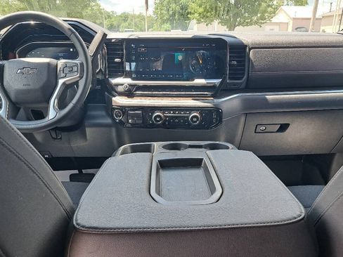 Used 2022 Chevrolet Silverado 1500 RST AWD/4WD image 7