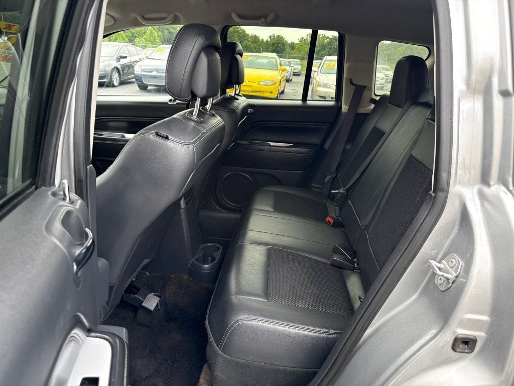 Used 2016 Jeep Compass Latitude AWD/4WD image 9