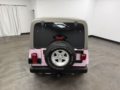 Used 2004 Jeep Wrangler Sahara w/ Dual Top Group AWD/4WD image 11