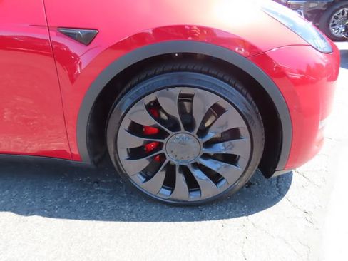 Used 2022 Tesla Model Y Performance AWD/4WD image 11