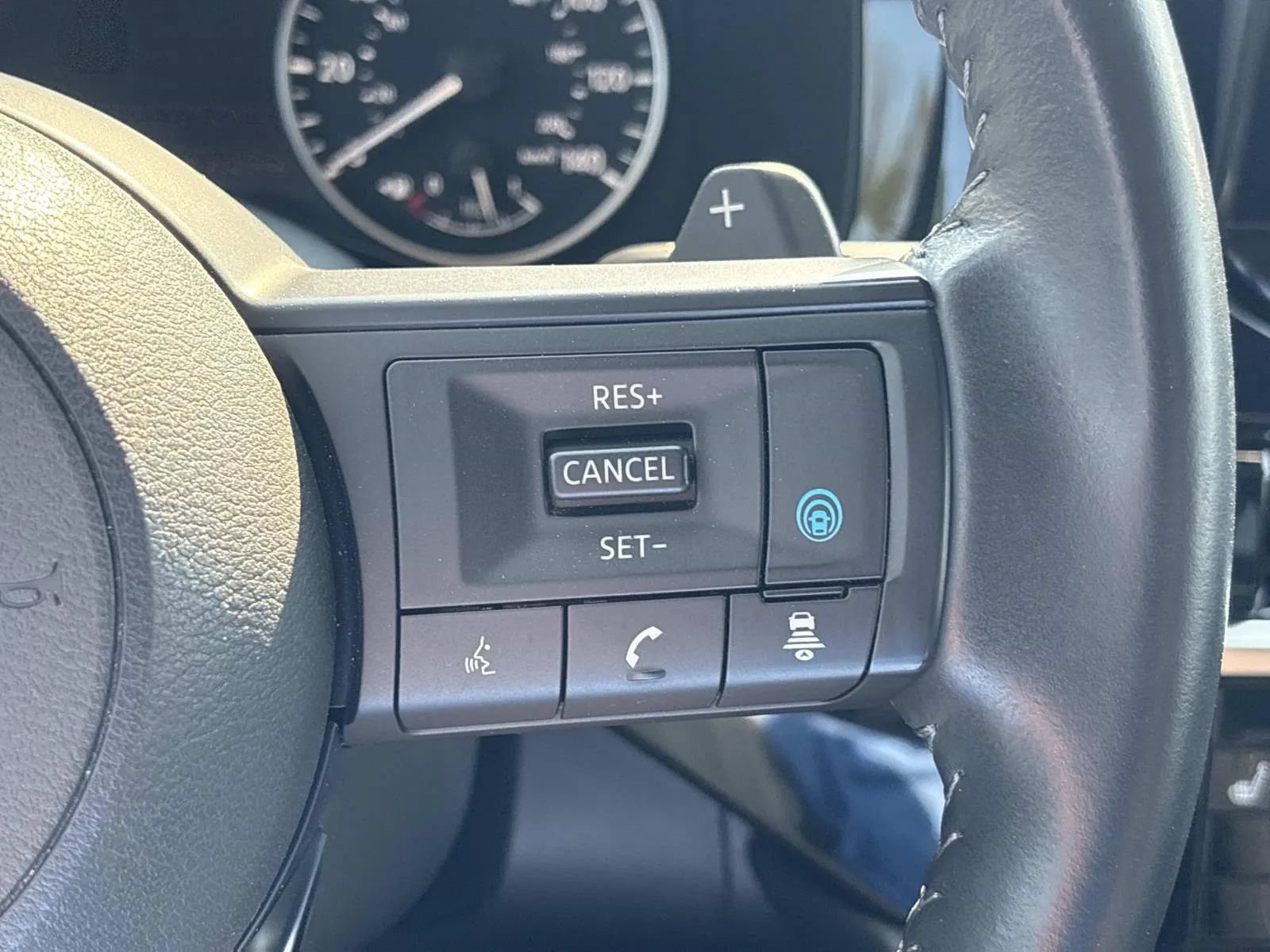 Used 2024 Nissan Pathfinder SV FWD image 27