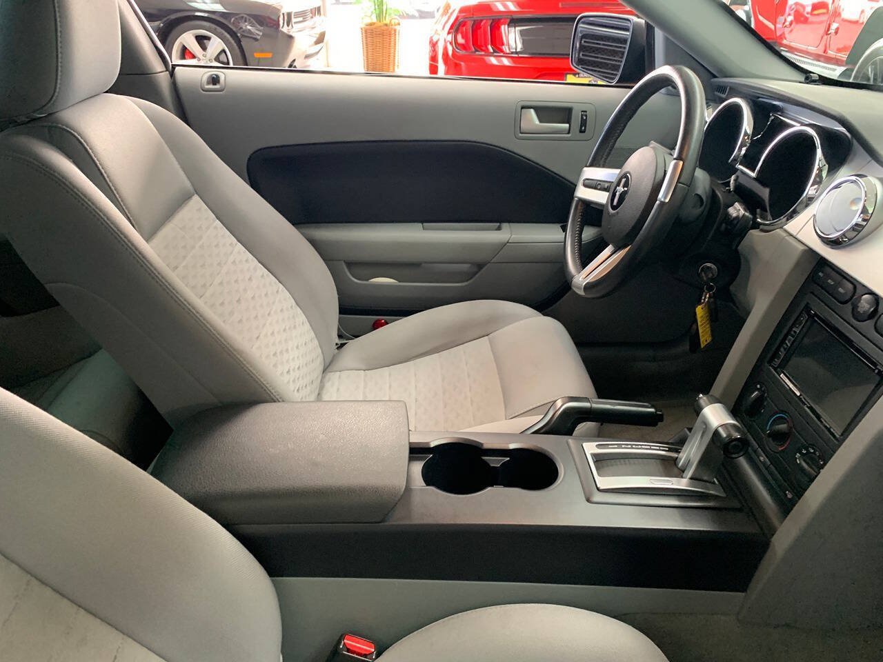 Used 2006 Ford Mustang GT RWD image 9