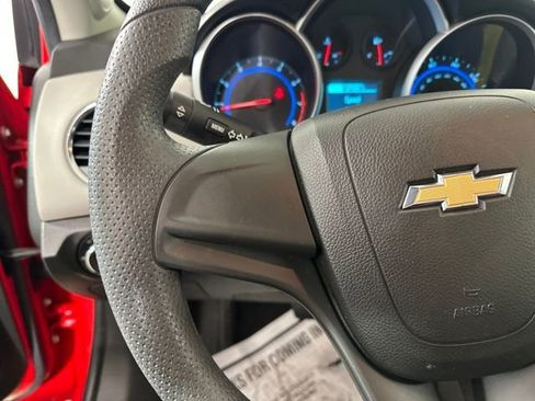 Used 2015 Chevrolet Cruze LS image 15