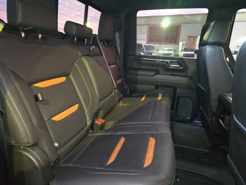 Used 2025 GMC Sierra 2500 AT4 w/ AT4 Premium Plus Package image 11