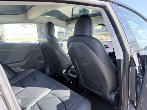 Used 2023 Tesla Model 3 Standard Range image 42