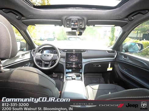 New 2025 Jeep Grand Cherokee Laredo X image 20