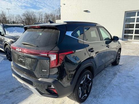 Certified 2024 Kia Seltos SX w/ SX Sunroof Package image 3