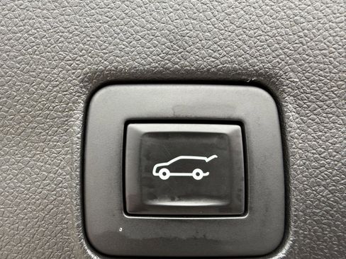 Used 2021 Chevrolet TrailBlazer RS w/ Sun and Liftgate Package AWD/4WD image 4
