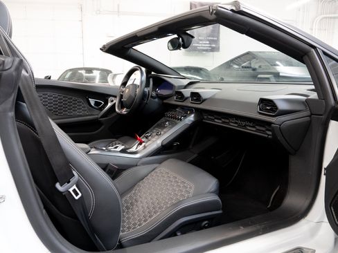 Used 2017 Lamborghini Huracan LP 580-2 image 19