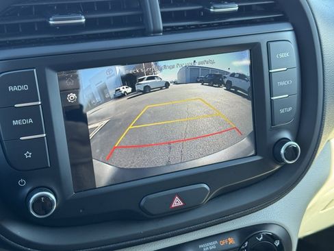 Used 2022 Kia Soul LX image 28