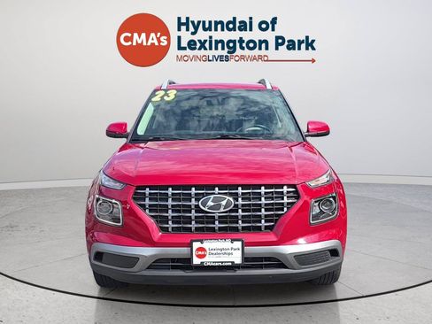 Used 2023 Hyundai Venue SEL FWD image 8