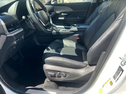 Certified 2025 Toyota Grand Highlander AWD image 10