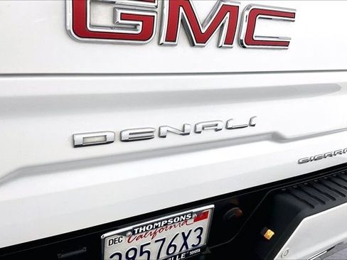 Used 2023 GMC Sierra 1500 Denali w/ Denali Carbonpro Edition AWD/4WD image 7