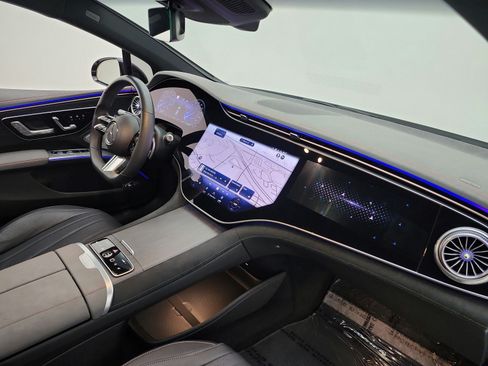 Certified 2022 Mercedes-Benz EQS 580 4MATIC Sedan image 18
