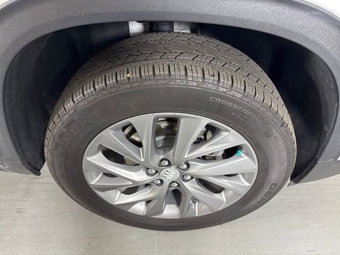 Used 2025 Buick Enclave Preferred image 11